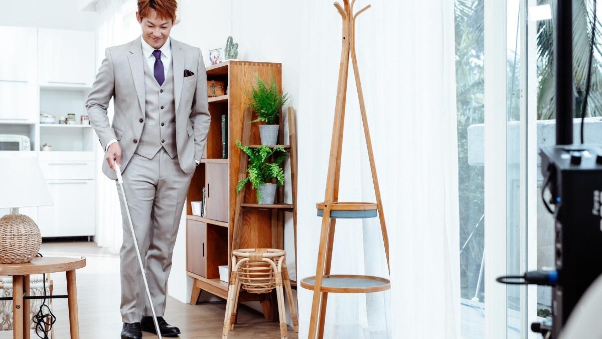 威廉擔任代言人。（圖／花仙子企業股份有限公司提供）