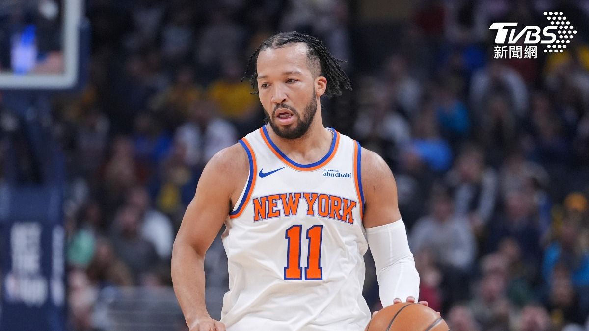 尼克明星後衛布朗森（Jalen Brunson）半場攻下17分。（圖／達志影像美聯社）