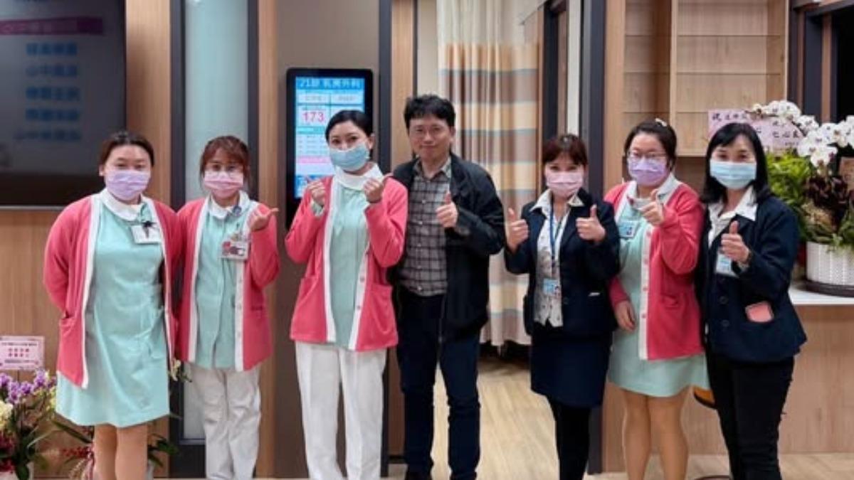 江坤俊和醫療團隊從下午1點忙到晚上10點。（圖／翻攝自江坤俊臉書）