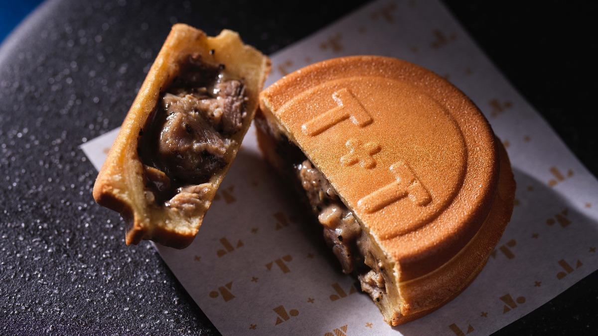 T+T經典「玫瑰鴨 松露 車輪餅 」。（圖／業者提供）