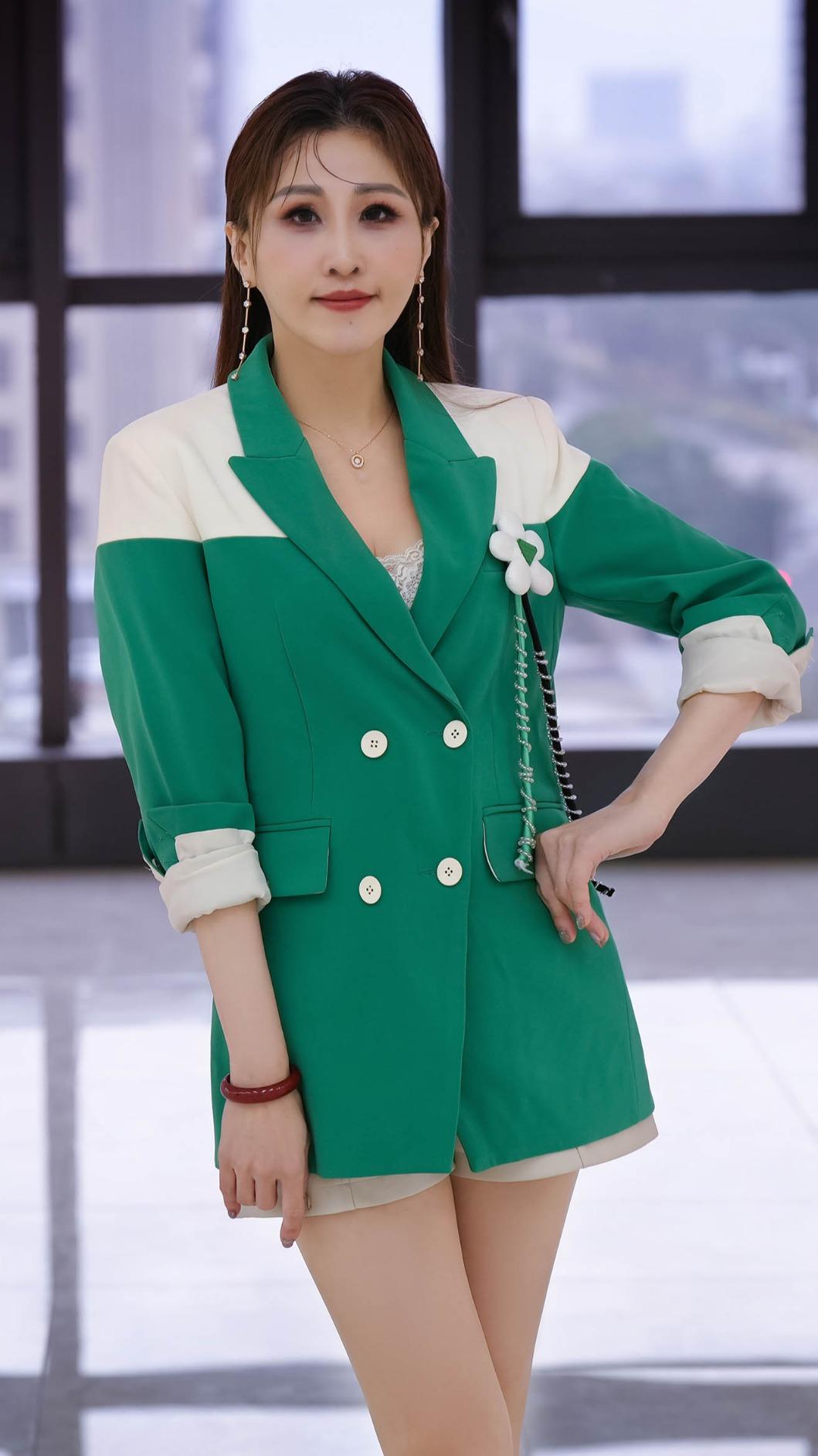 楊惠絜得知生病當下非常錯愕，嘆說心情「從天堂掉到地獄」。（圖／音圓唱片提供）