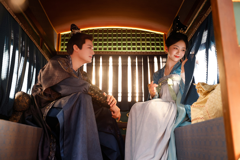 譚松韻（右）首搭鄭業成（左）擦出CP感。（圖／愛爾達電視提供）