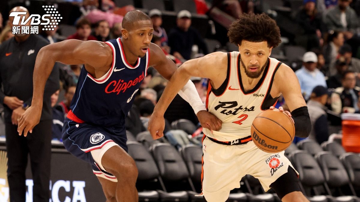 康寧漢（右）攻下活塞隊高37分7籃板10助攻。（圖／達志影像路透社）