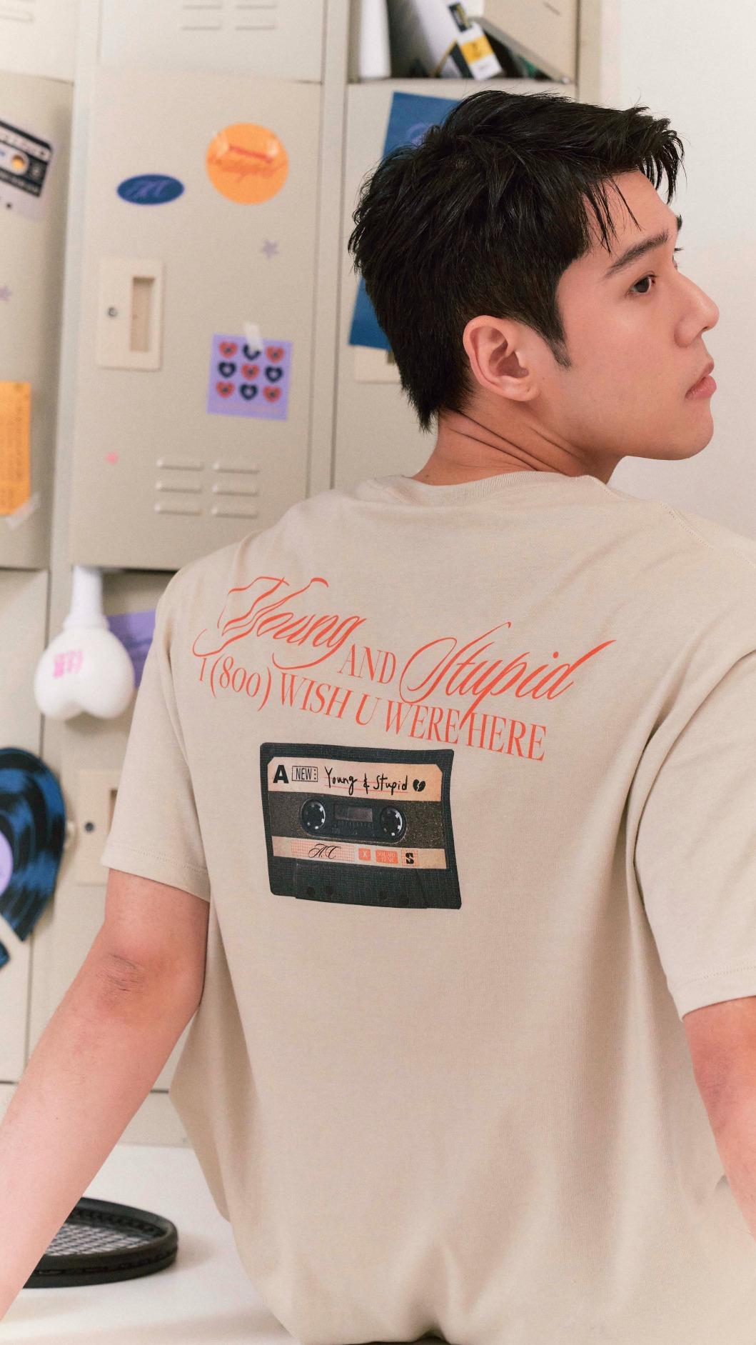 周予天置物櫃藏周杰倫手燈。（圖／天立揚製片提供）