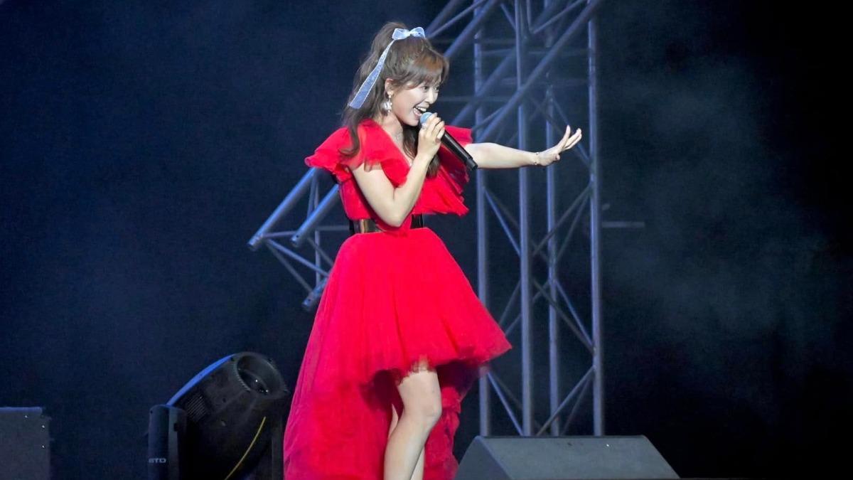 翁鈺鈞相當感謝許志豪幫忙牽線，讓她得以站上如此大舞台演唱。（圖／翻攝自翁鈺鈞臉書）