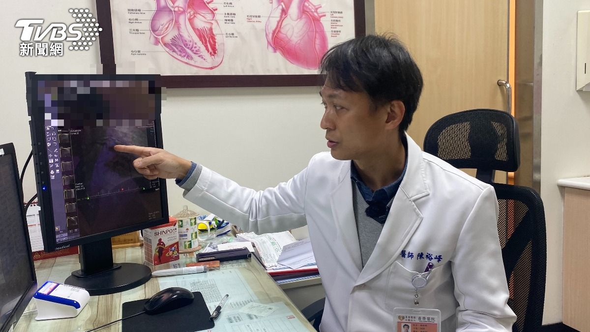 29歲患者因高血壓未服藥，加上生活作息不正常，心臟三根動脈血管都嚴重阻塞。（圖／TVBS）