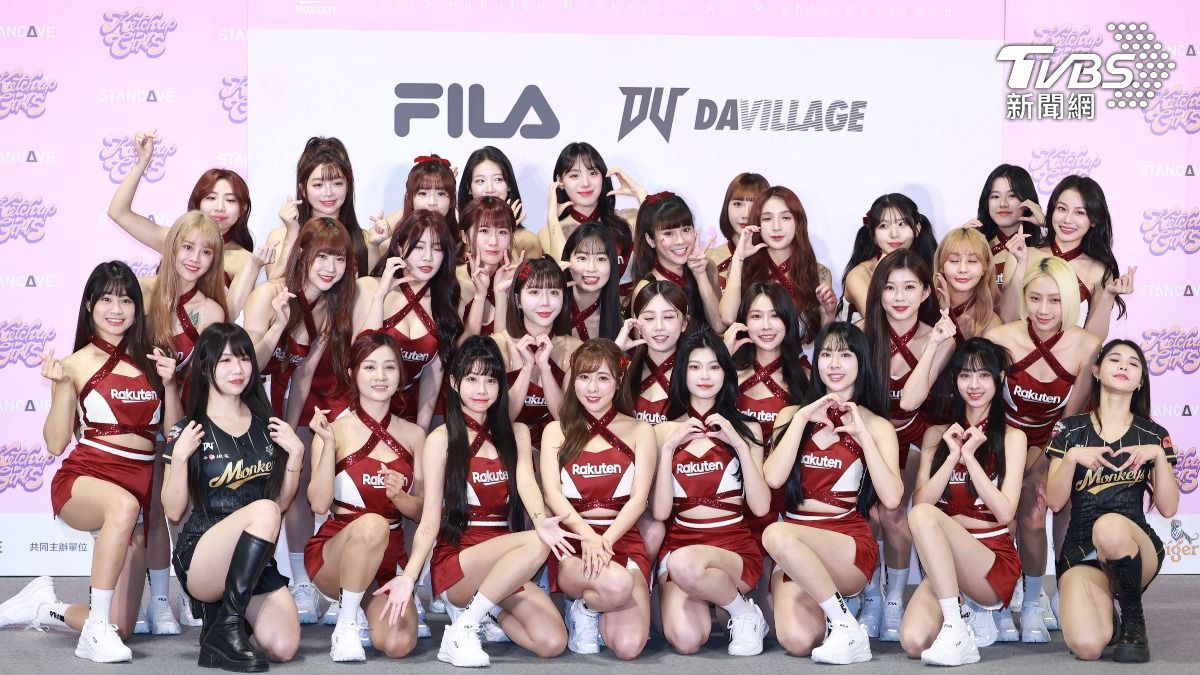 樂天29位女孩出席開季記者會。（圖／黃城碩攝）