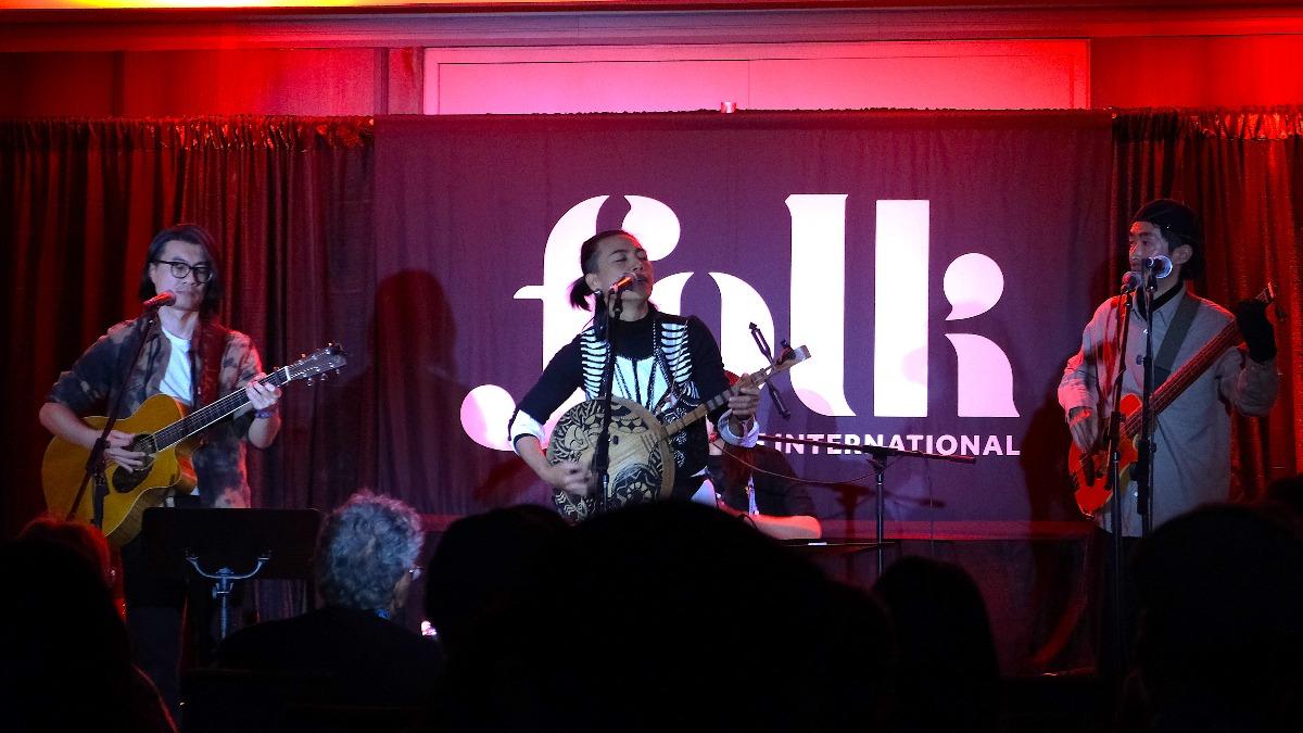 戴曉君日前在加拿大參加民謠音樂盛會，展現獨特的音樂風格。（圖／風潮音樂提供）