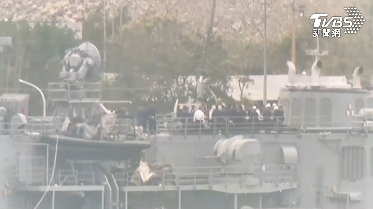 海軍張騫軍艦今（7）日上午在南部外海進行76快砲對空射擊訓練時，發生膛炸意外。（圖／TVBS）