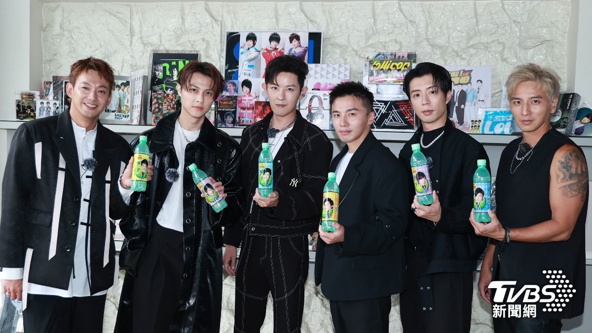 威廉(左起)、王子、敖犬、阿緯、小杰、小煜睽違15年合體,歡笑不斷。(圖/黃城碩攝)