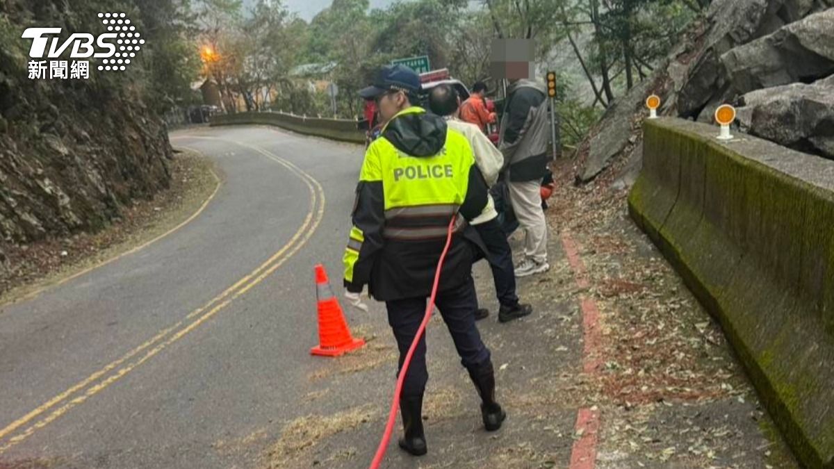 家人相當擔心吳男。（圖／TVBS）