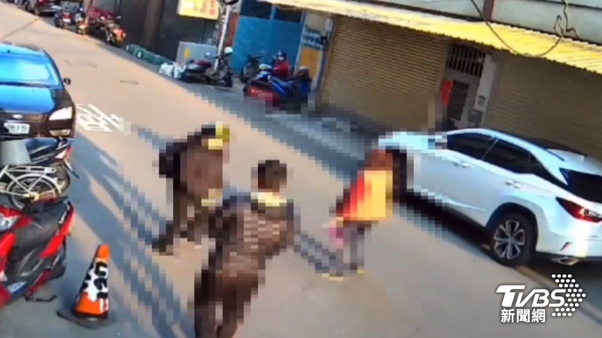 45歲闕姓女子出門上班時，遭陌生男子以跳繩勒住脖子。（圖／TVBS）