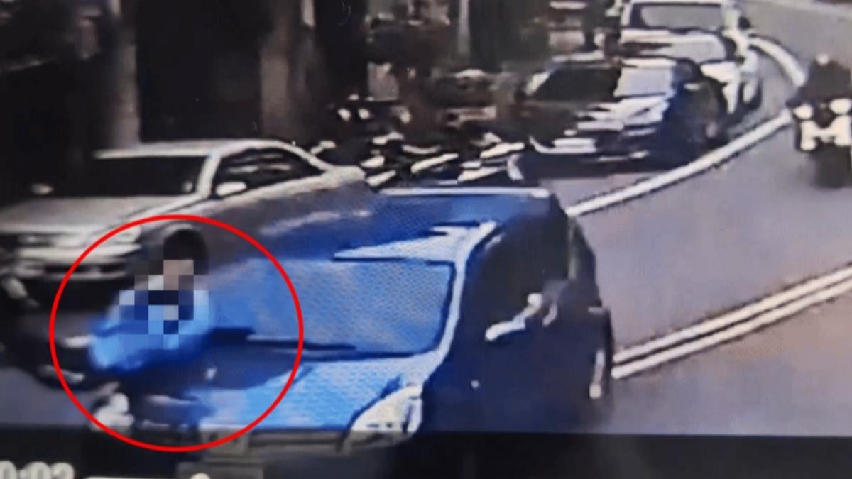 該名男童當時衝出，汽車煞車不及撞上。（圖／民眾提供）