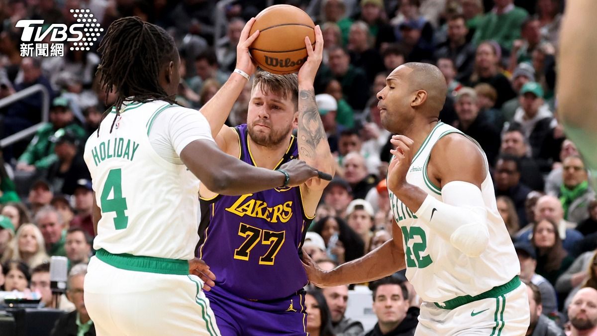 唐西奇再度遭到塞爾提克重兵防守。（圖／達志影像美聯社）