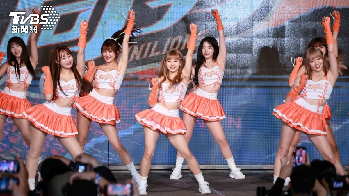 女孩們大跳應援舞。（圖／趙世平攝）