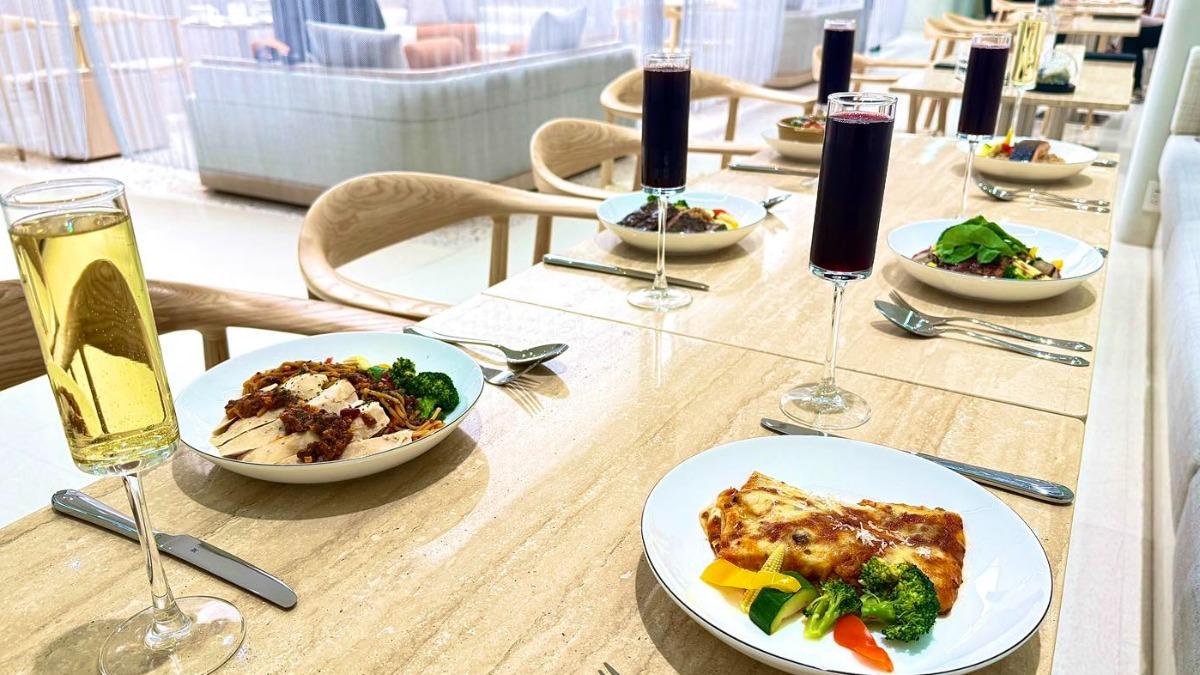 店內最貴的咖啡一杯就要價3800元。（圖／翻攝自94 Cafe臉書）