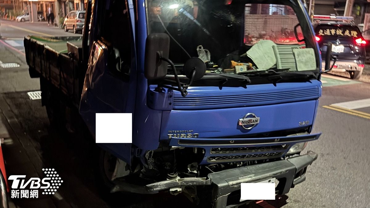 小貨車移車，怎料駕駛卻擅自跑走。（圖／TVBS）