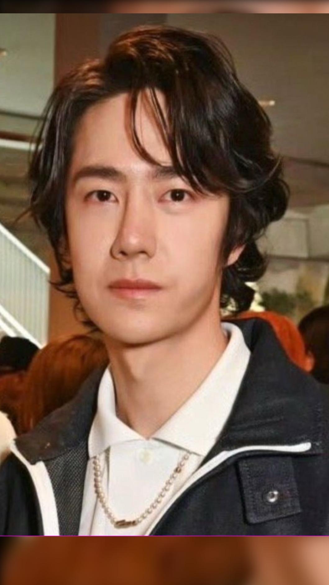 王一博零修圖照被認為狀態不佳。（圖／翻攝自微博）