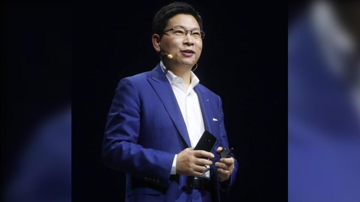 55歲華為高層余承東被疑是劉亦菲的新歡。（圖／摘自微博）