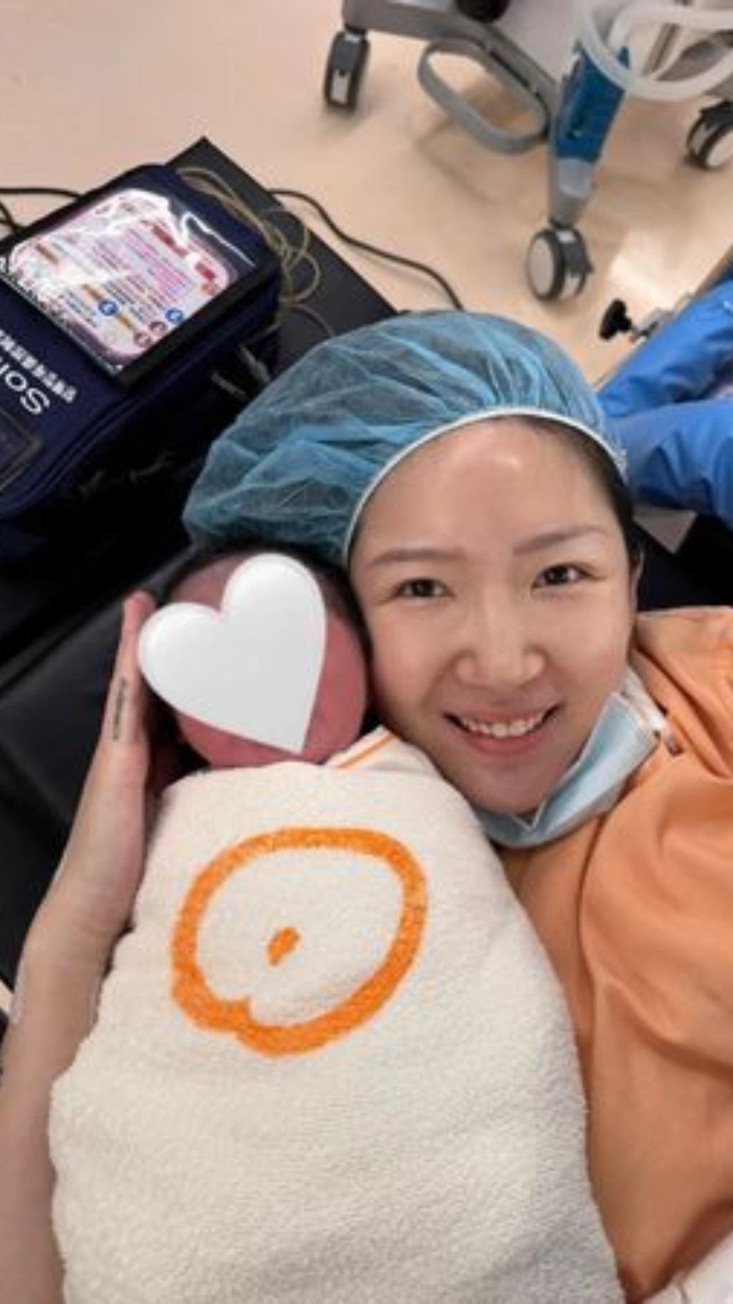 林寧瑞曬出與寶寶的合照。（圖／翻攝自小紅書）