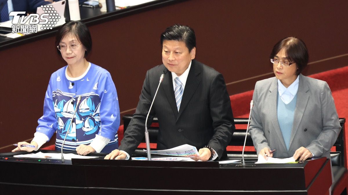 傅崐萁請各部會首長列席，回答今年增減多少預算。（圖/潘建樺攝）