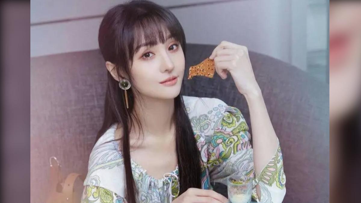 鄭爽被爆為了拿美國綠卡當小三。（圖／取自微博）