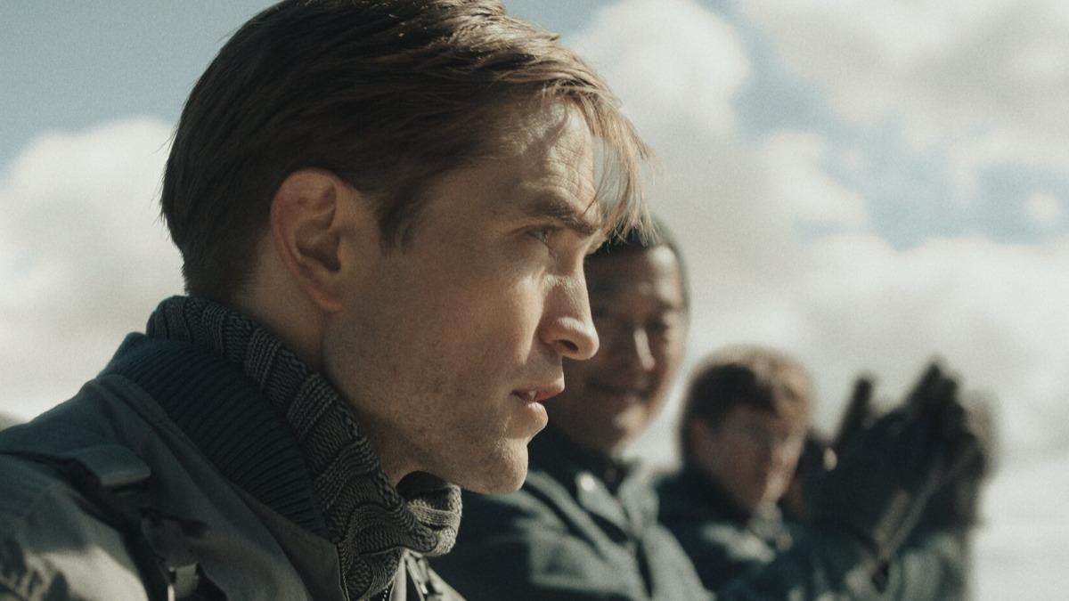 羅伯派汀森《米奇17號》與導演奉俊昊合作直呼美夢成真。（圖／華納兄弟提供）