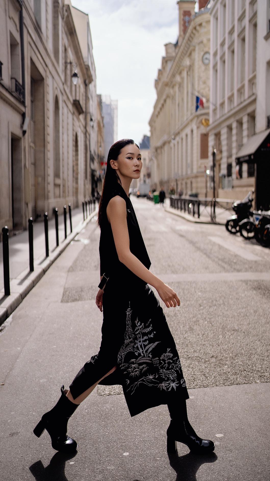 鍾瑶受邀參加巴黎時裝週。（圖／星星相藝提供）