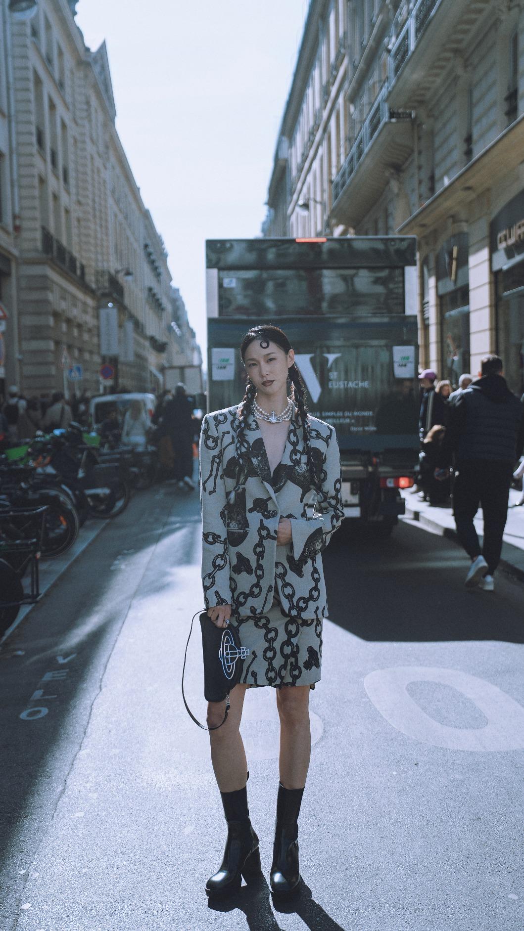 鍾瑶散發法國的香頌氛圍。（圖／星星相藝提供）