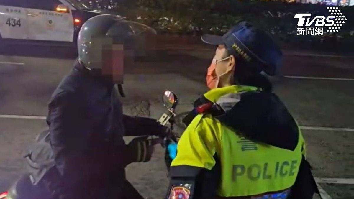 首日取締29件酒後上路案，有17人酒測值超標，被依公共危險送辦。（圖／TVBS）