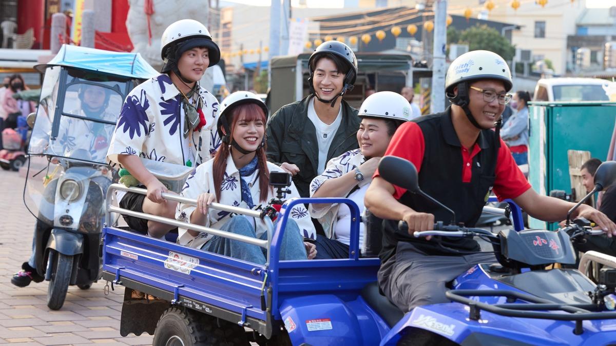 江宏傑錄節目變度假。（圖／三立提供）