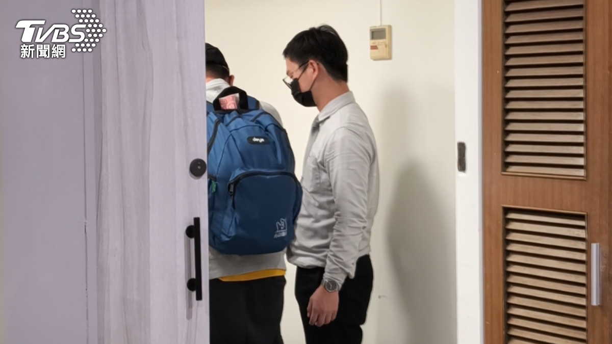 死者父親潰堤痛哭。（圖／TVBS）