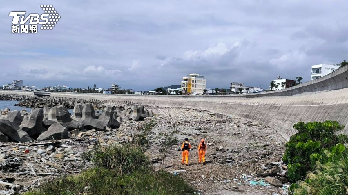 台東男子夜潛捕龍蝦未歸，海巡署出動救援。（圖／TVBS）