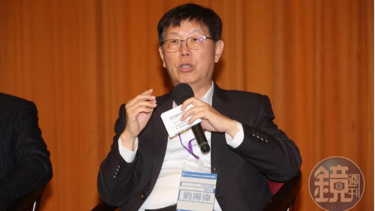 面對川普祭出的關稅議題，鴻海董事長在法說坦承，客戶CEO們相當頭痛，除了靜觀其變外，鴻海也會把該做能做的做好。（圖／鏡週刊資料照）