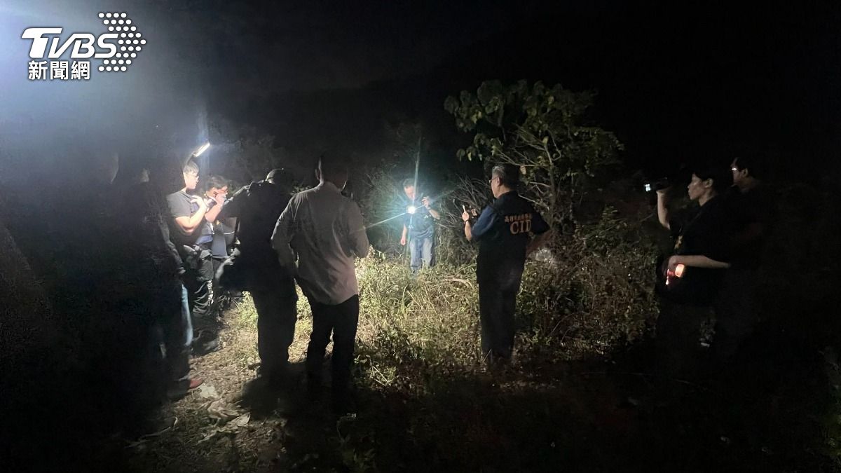 警方在枋山山區找到石姓婦人遺體。（圖／TVBS）