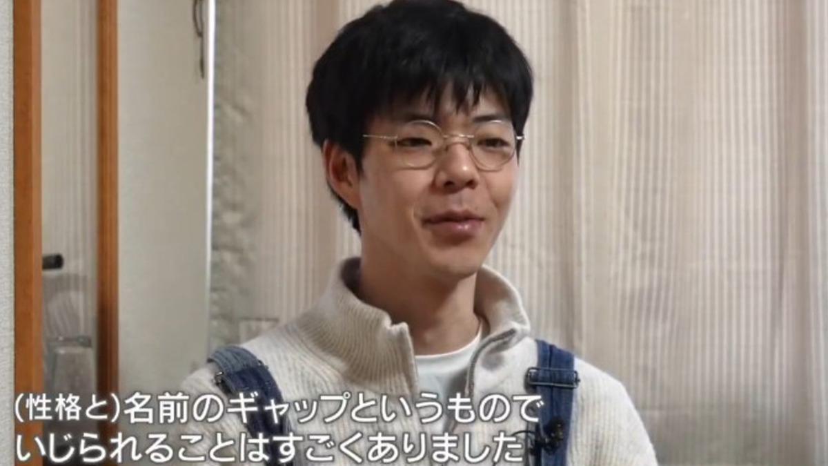 寺內因名字被母親取名Happy，從小被嘲笑，就連求職時都受挫。（翻攝X@livedoornews）