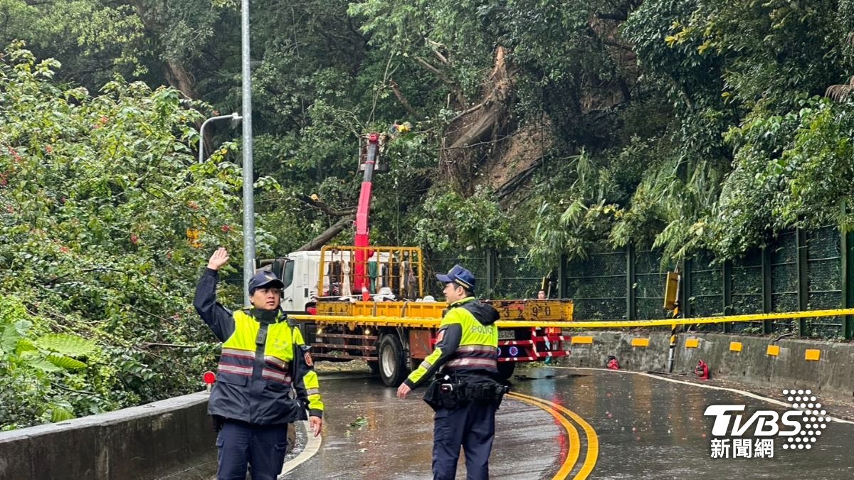 警方到場處理。（圖／TVBS）