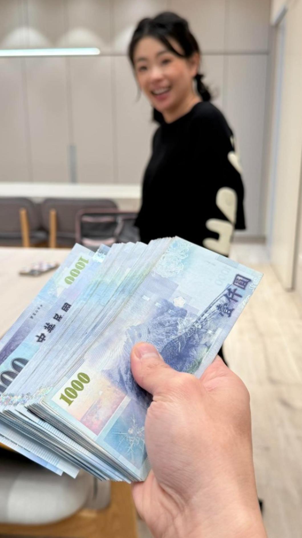 蔡阿嘎分享自己與二伯各持股50％，而且資本額只有10萬。（圖／翻攝自蔡阿嘎臉書）