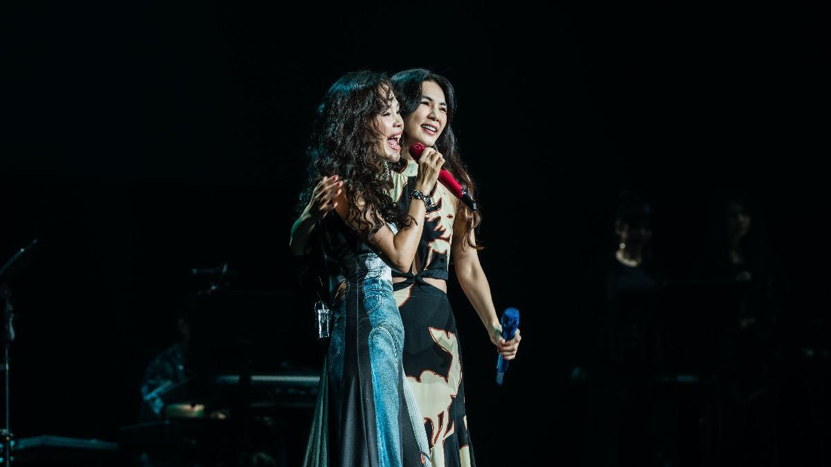 Ella跟彭佳慧合唱感動全場。（圖／客家委員會提供）