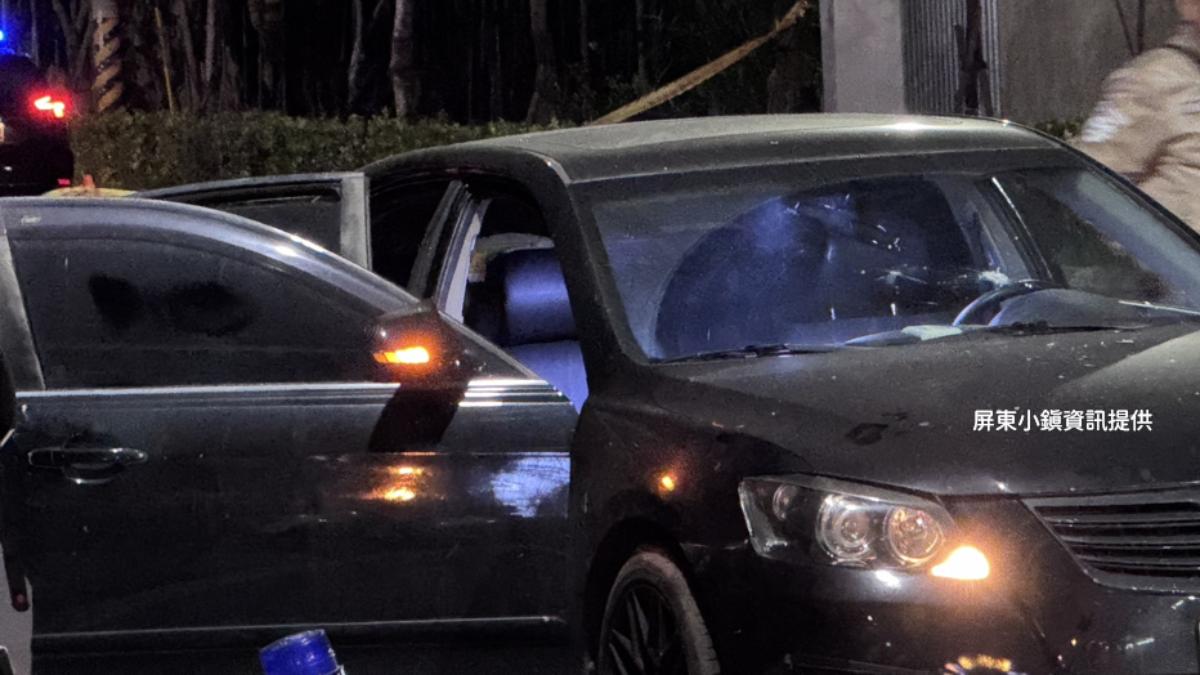 警方到場發現現場滿地彈殼。（圖／屏東小鎮資訊提供）