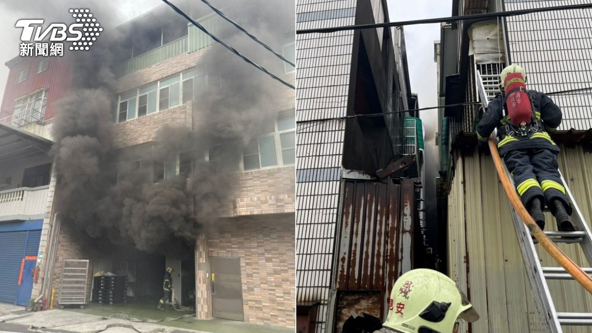 起火的工廠竄出大量濃煙。（圖／TVBS）