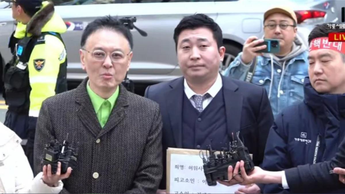 權英燦、金賽綸家屬代表律師、《橫豎研究所》主播金世毅。（圖／翻攝自YT）