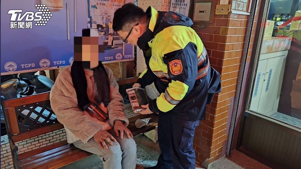 39歲蔣姓男子家中遭逢變故，繳不起房租的他被趕出門睡街頭。（圖／TVBS）