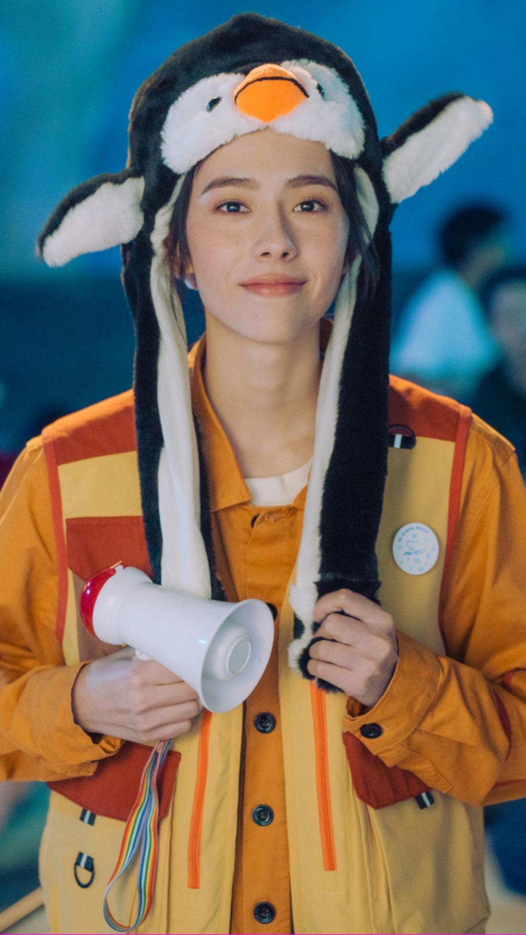 林奕嵐在片中甩去高冷形象，成為勇敢追愛的少女月鵝。（圖／台北双喜提供）