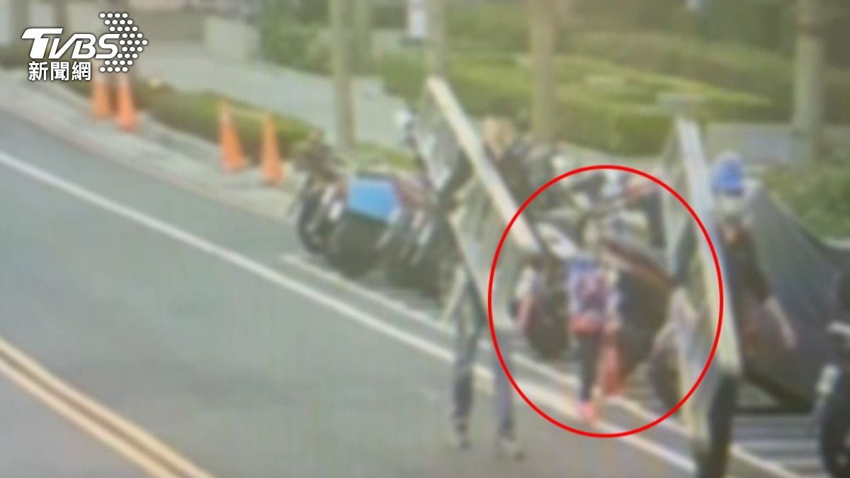 女童放學後想嘗試自行返家，但過程中一度迷路。（圖／TVBS）