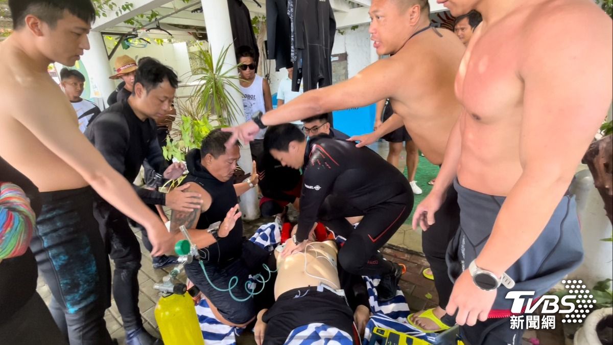 台消防人員組團菲國渡假，潛水景點巧遇韓籍遊客＂歐卡＂立刻發揮專業救回人命。(圖/北市消防小隊長張旗元提供)