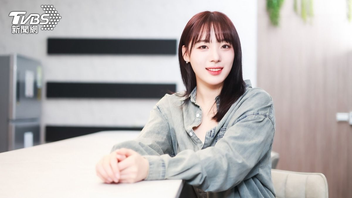 河智媛解扣小露性感。（圖／趙世平攝）