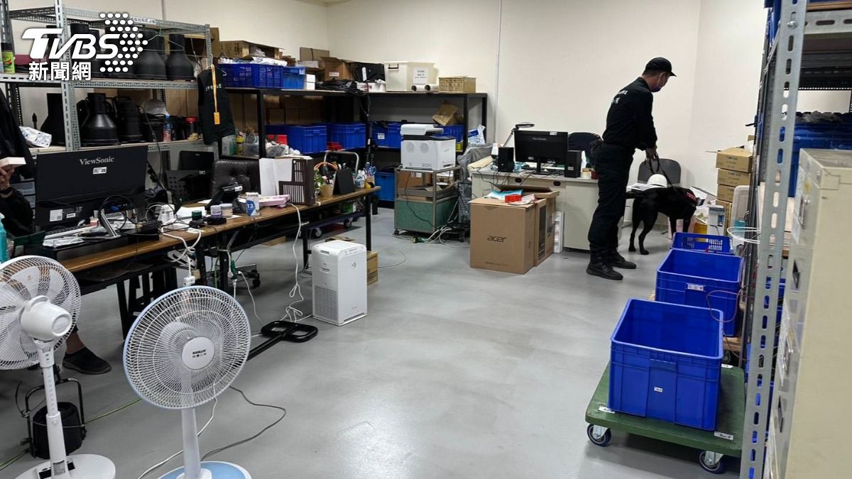 警方未發現爆裂物或可疑人事物。（圖／TVBS）