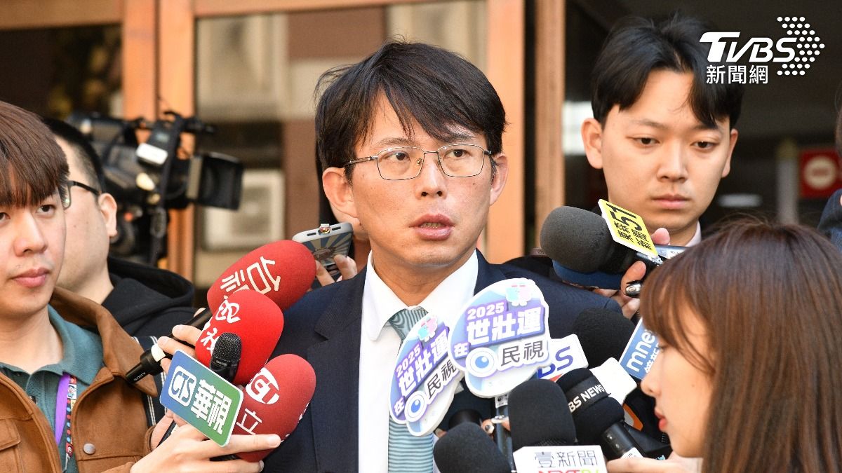 黃國昌受訪時表示這次開庭意義重大。（圖／胡瑞麒攝）