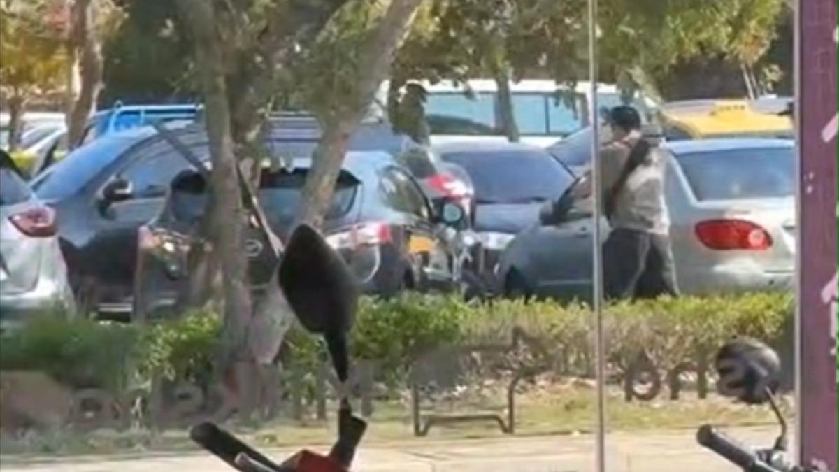 金門警方開槍防止嫌犯駕車逃逸。（圖／民眾提供）